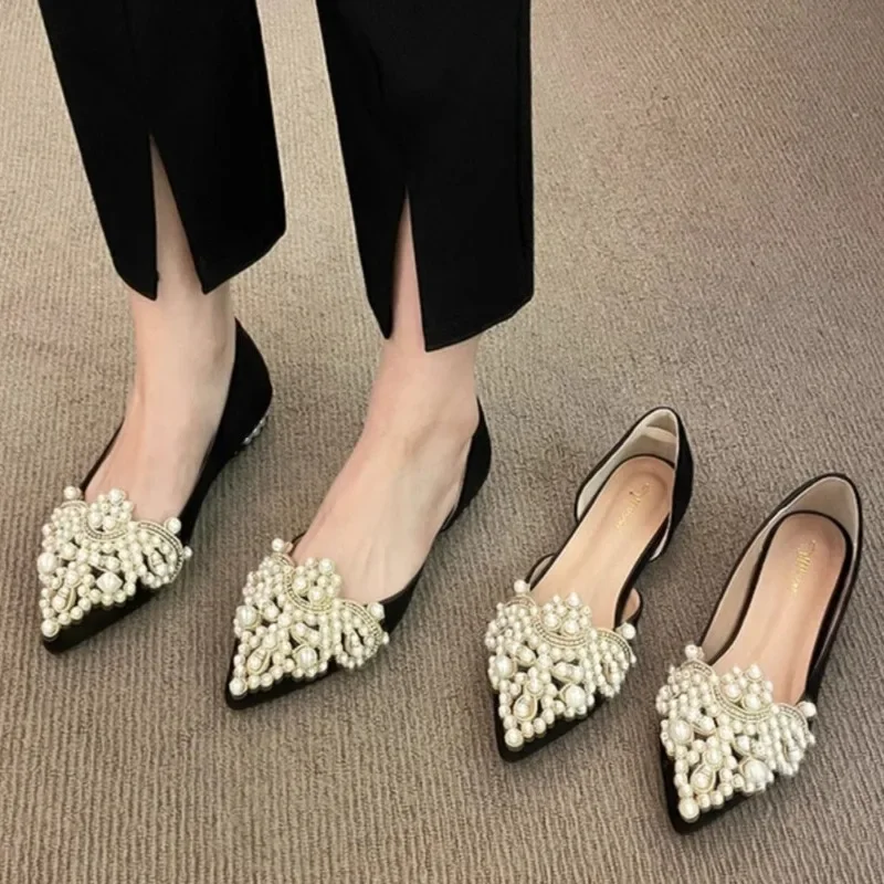 

2026 Autumn High-end Luxury Pearl Design Pointy Flat Shoes Temperament Elegant Princess Style Fashion Commuter Women's Shoes