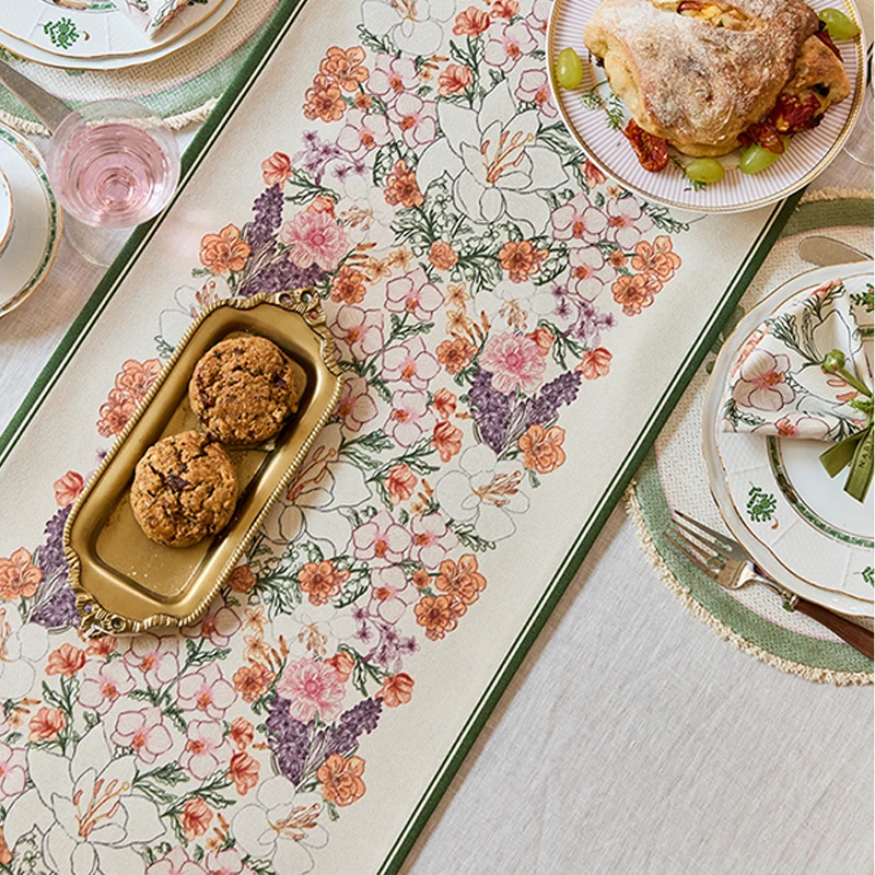Floral Table Runner Rose Print Table Cover for Coffee/Dining Table Decor Elegant Tea Party Decor with Vintage Charm Tablerunner