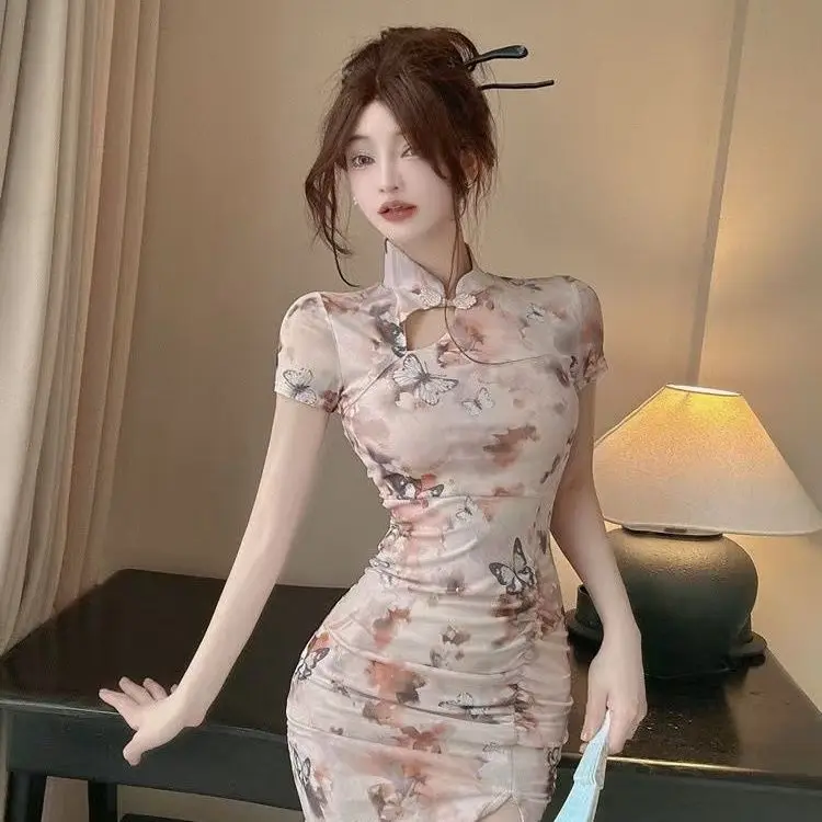 Sukienki cheongsam w stylu chińskim retro z krótkim rękawem, podkreślające talię, z nadrukiem i rozcięciem na biodrach, nowość 2025.