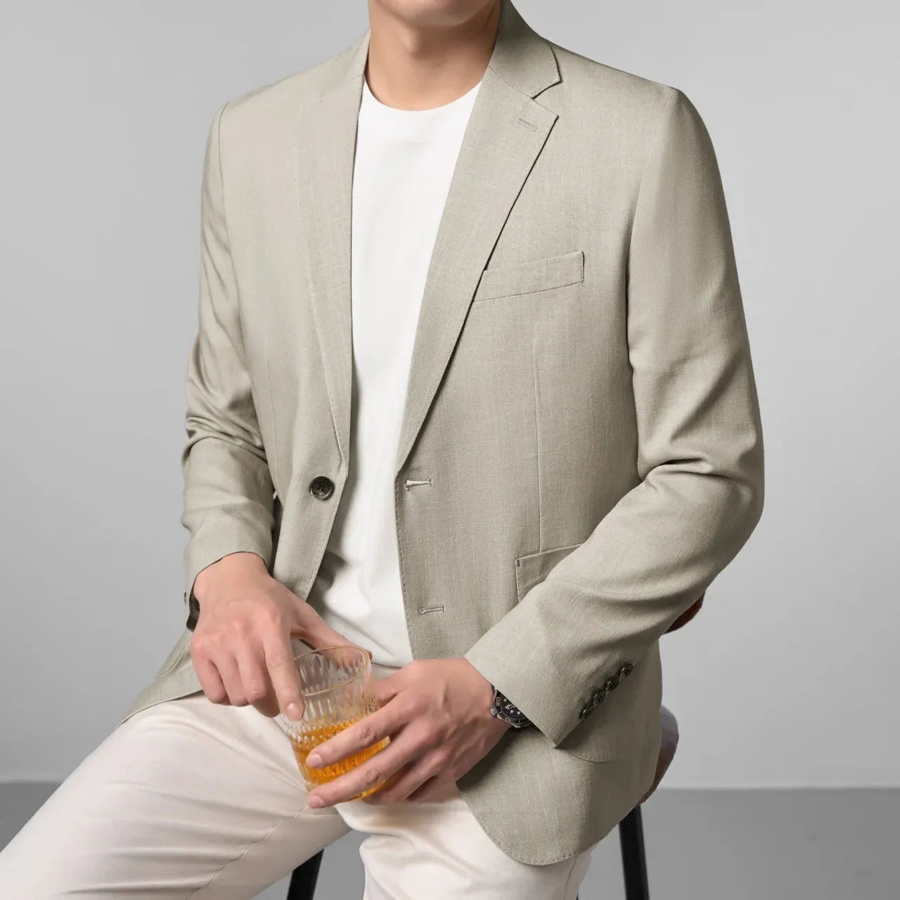 Herren Leinen Blazer Leichte Sommerjacke Unstrukturiert Smart Casual Atmungsaktiv Kühlend Lyocell Resort Stil Stiller Luxus Eleganter Mantel Sonnenschutz Urlaub Strand Viskose Mischung Oberbekleidung Büro Reise Freizei – Detail 11
