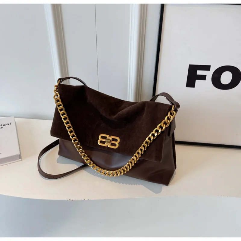 

Luxury Tote Bag With Detachable Inner Pouch And Zip Around Closure Organized Secure Carry