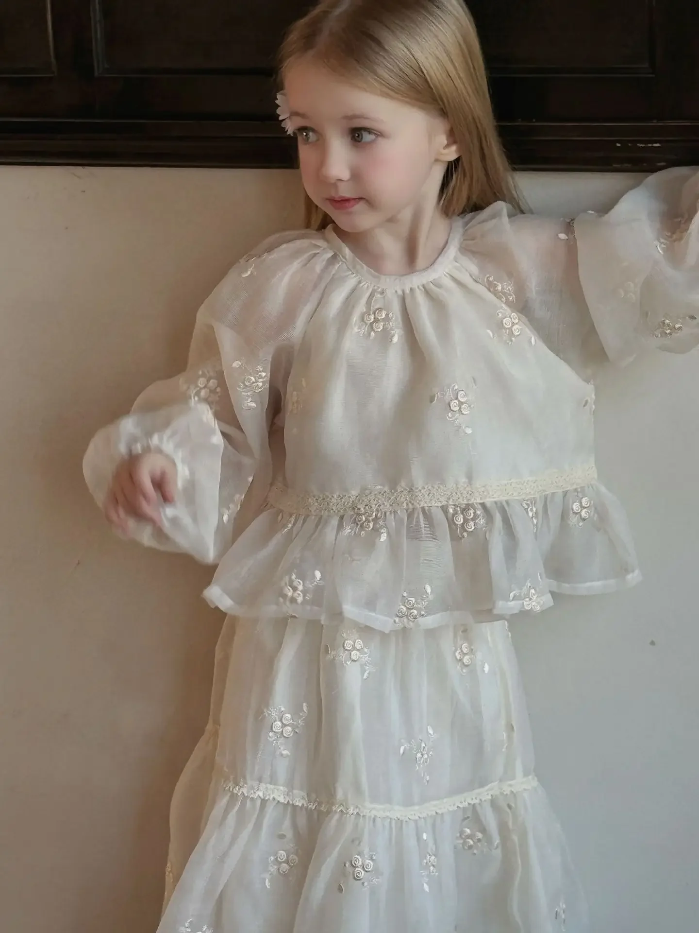 

2024 Spring and Summer New Fashionable Embroidered Doll Dress Sweet Yarn Skirt Set Children Clothing Girls Dress Set