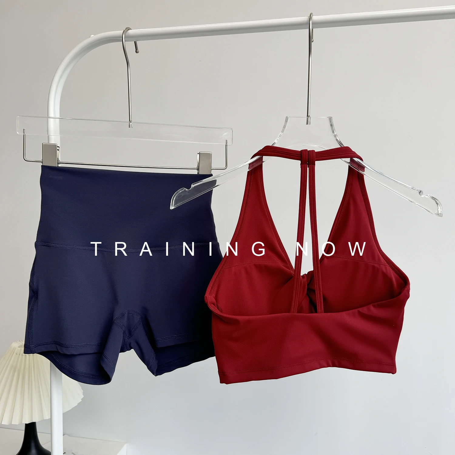 

High-value sports suit for women in summer 2025 new morning jogging fast drying clothes fashionable yoga fitness beauty shorts