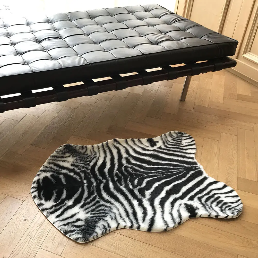 

Fish Shape Zebra-Stripe Floor Mat Non-Slip Bathroom Doormat Wear-Resistant Ground Cushion Animal-Print Area Rug