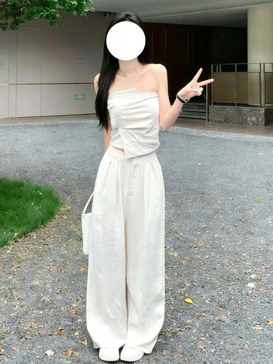 

Элегантный шикарный асимметричный топ-бюстье и свободные повседневные брюки для женщин: новый летний комплект с высокой талией, модный тренд