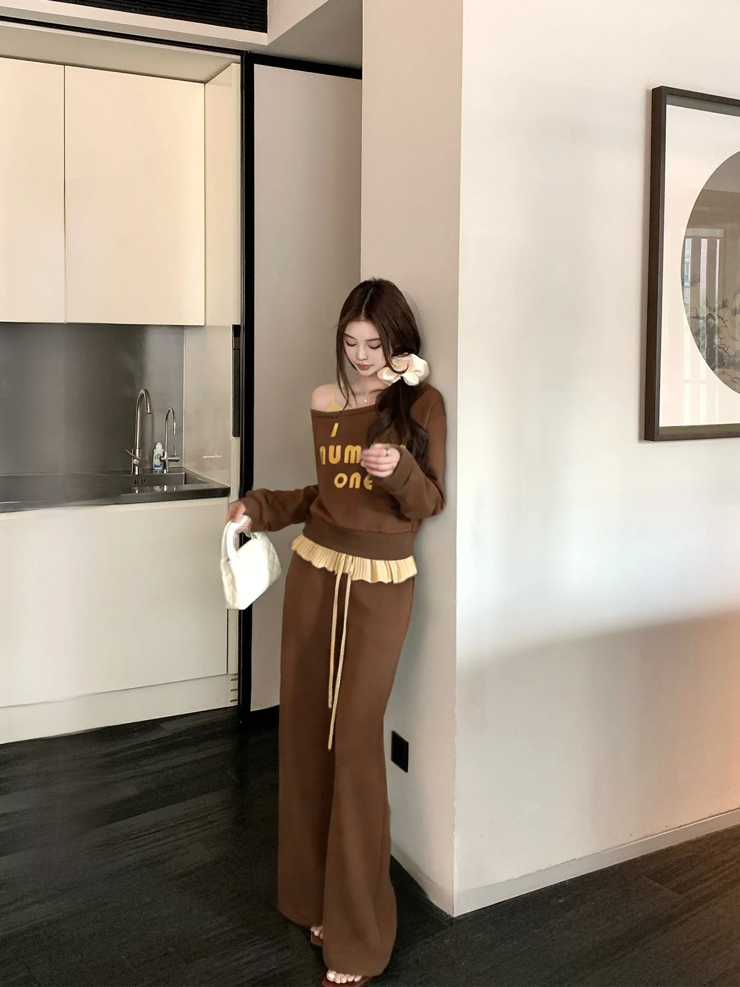 

Caramel Brownie Color Blo oulder Letter Sweatirt Ballet Casual Pants Set Women's Faion Spring Autumn Winter Outfit
