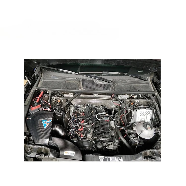 2025 جديد ملمس سطحي أنيق وواضح 100% نظام دخول الهواء البارد من ألياف الكربون الجافة لأودي Q5 B9 2.0T