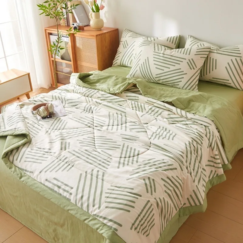 New printed Xinjiang cotton summer cool quilt machine washable thin quilt four-piece set universal in spring and autumn