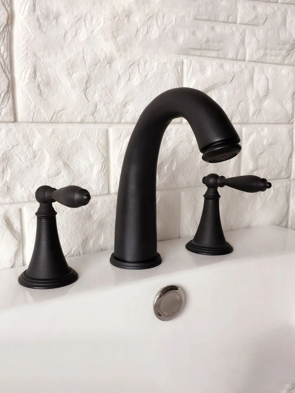 Black Oil Rubbed Brass Deck Mounted 3 Holes Bathroom Basin Faucet Widespread Vanity Sink Mixer Tap ahg055
