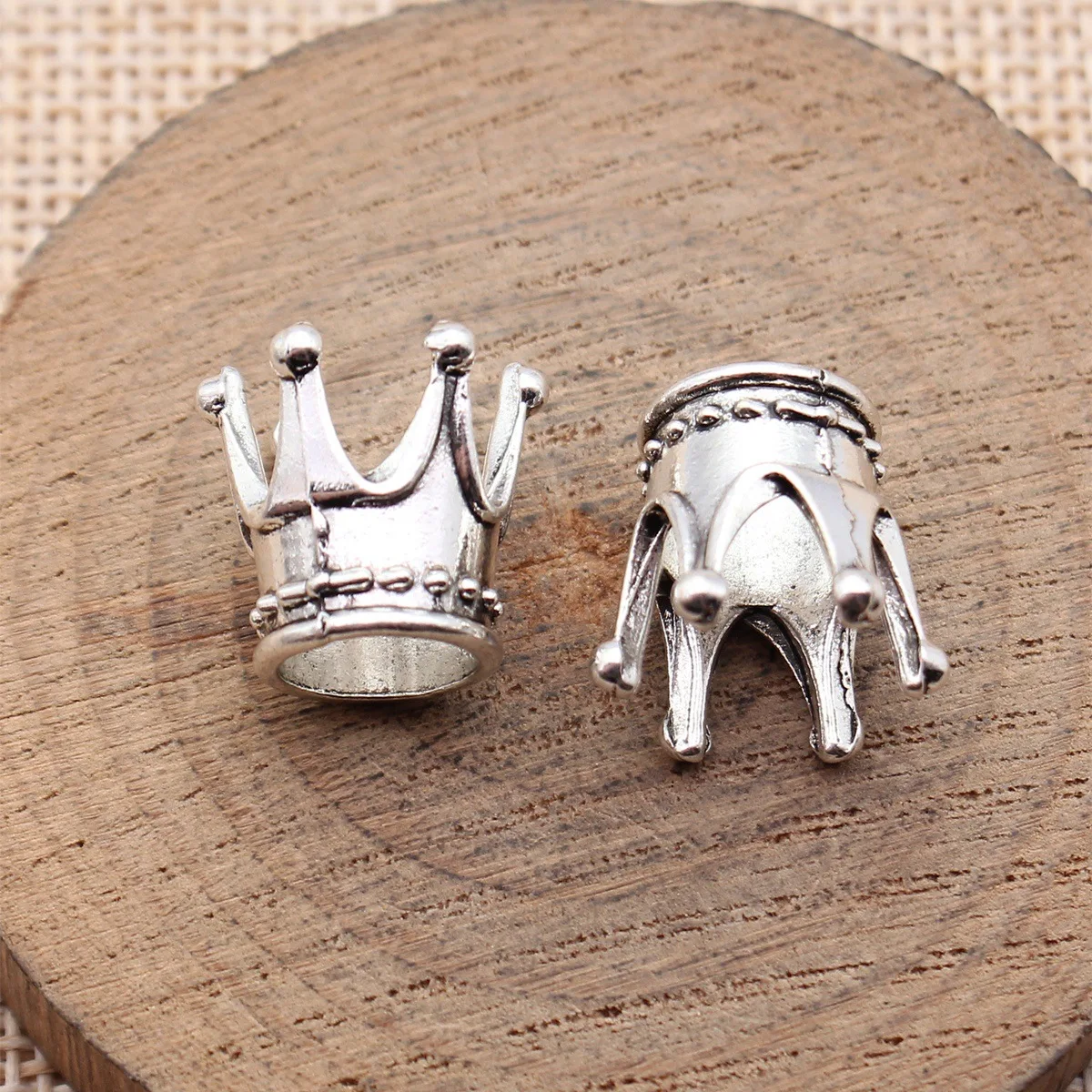 

20 шт. 3D-подвески в форме короны, 16x16x15 мм (0,63x0,63x0,59 дюйма), цвет античное серебро, для изготовления ювелирных изделий своими руками