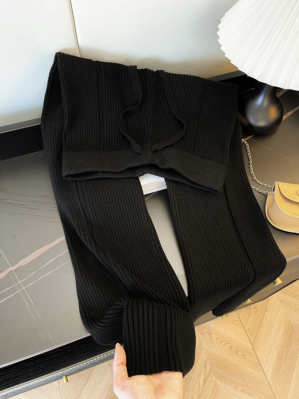 

Женские вязаные брюки с высокой талией, осенне-зимние, мягкие, уютные, расклешенные, прямого кроя, повседневные, в пол, с дизайнерским акцентом, с эффектом жатки