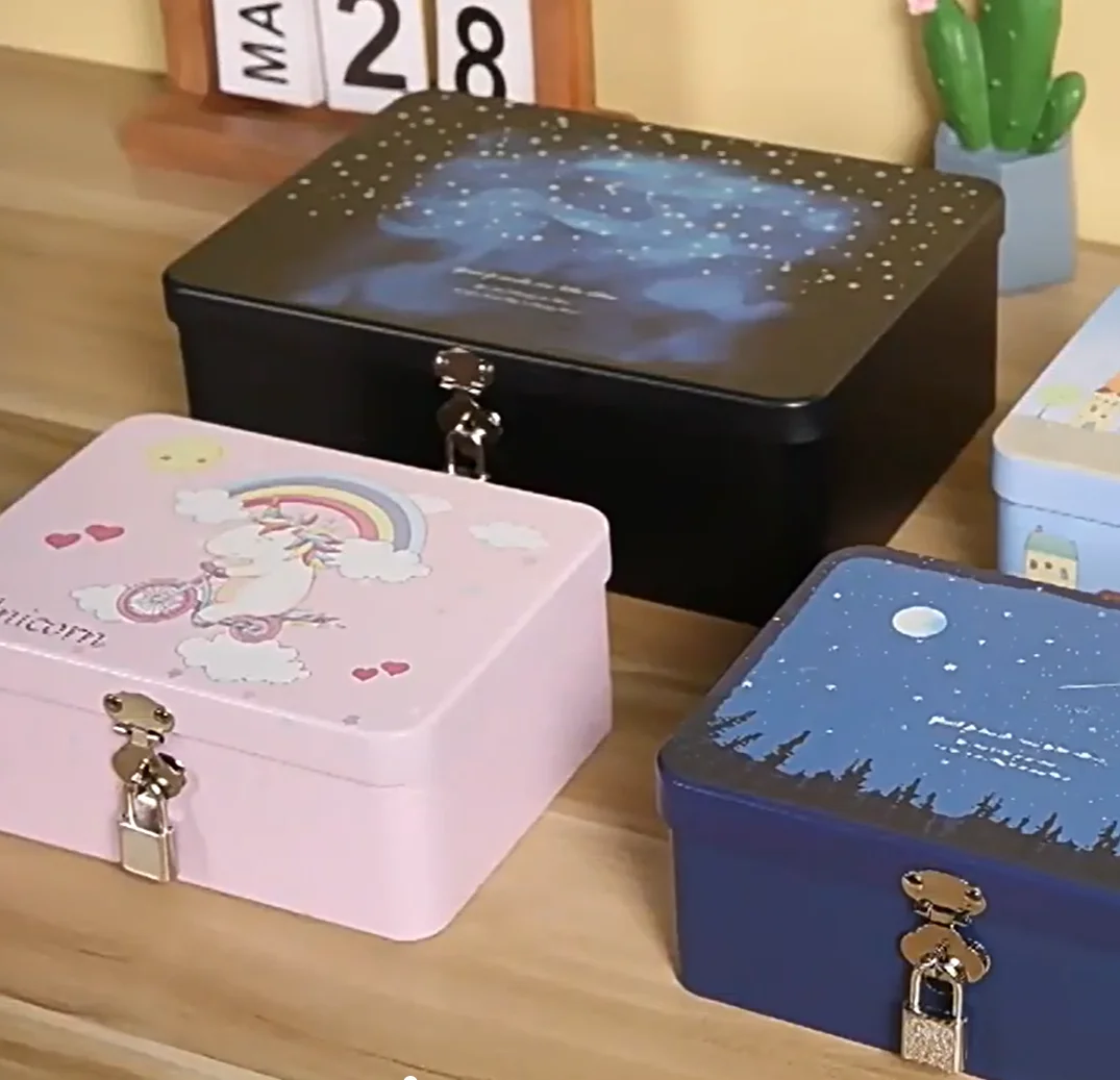 

Empty Box for Organization Vintage Large Capacity Metal Tinplate Storage Box with Lock And Key Desktop Jewelry Case