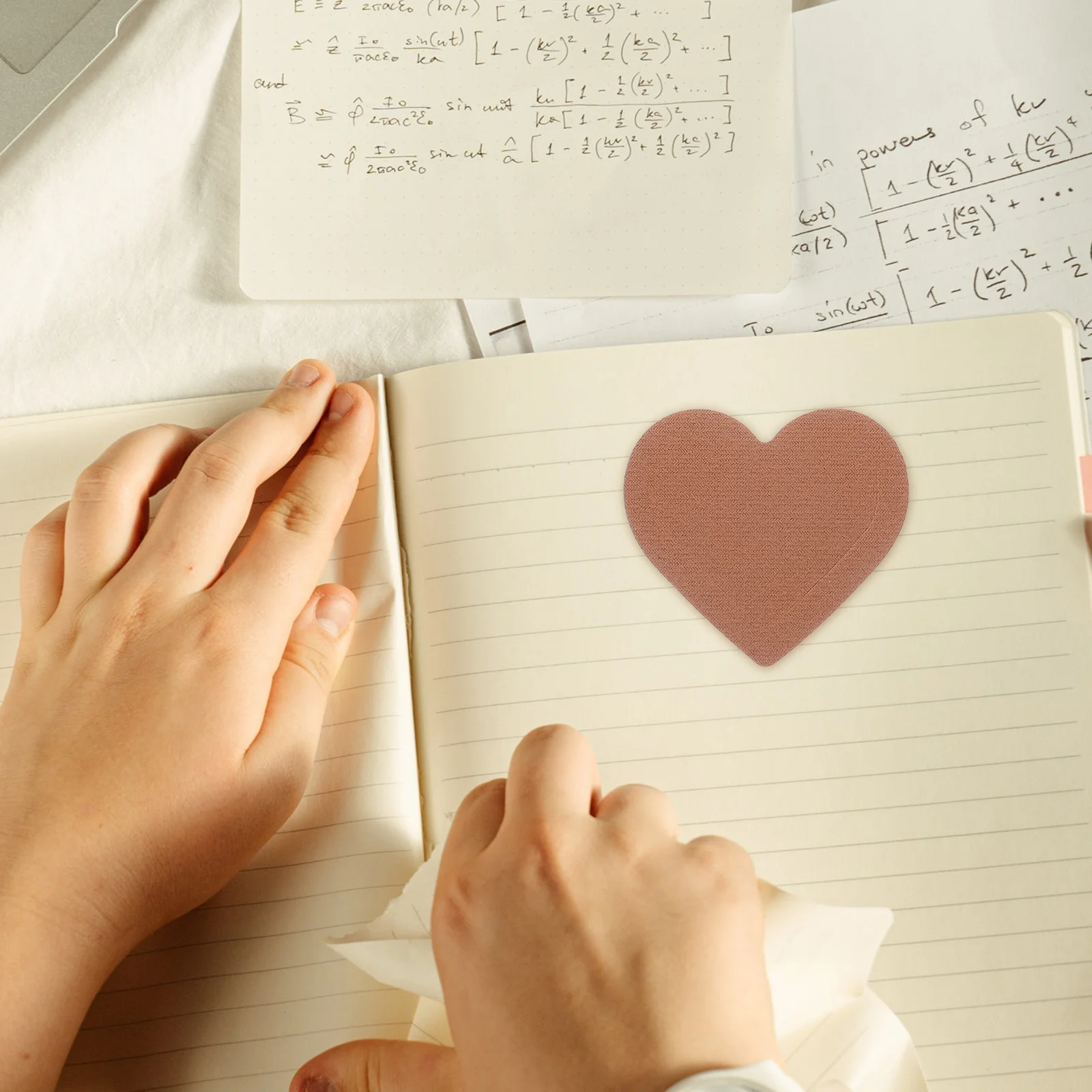 12 قطعة من الإشارات المرجعية الزاوية على شكل قلب من البولي يوريثان، علامات صفحة بتصميم سلس لمحبي الكتب، إكسسوارات القراءة اللطيفة