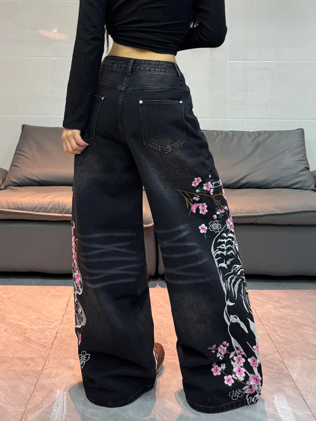 1 ピースアメリカンスタイルのヴィンテージ花柄刺繍ルーズジー - Vintage Urban Fashion のレビューと価格