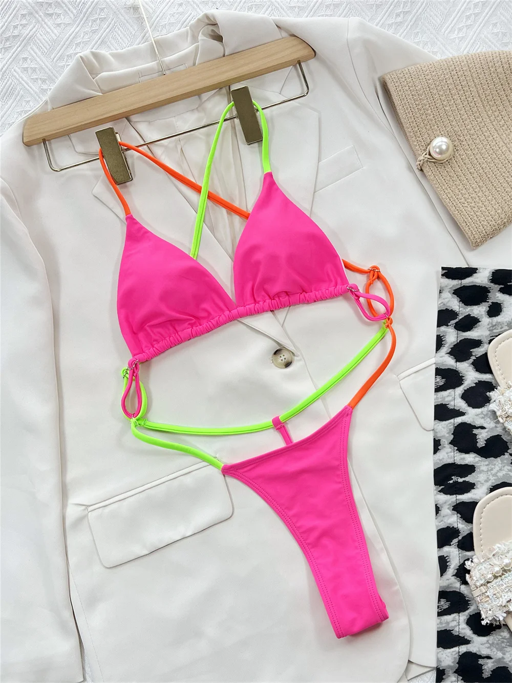 String croisé dos nu Trikini extrême Monokini Rose rouge Bikini évider taille haute maillot de bain vacances maillots de bain femmes tenue de plage