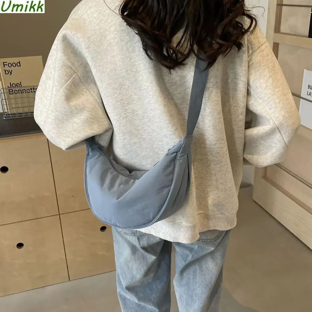 

Women Half Moon Underarm Bag Solid Color Crossbody Crescent Bag Simple Satchel Bag Adjustable Strap for Outdoor Travel