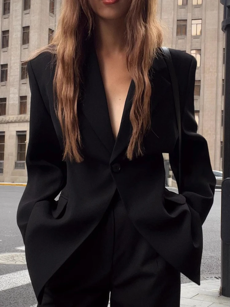 

2025 Spring and Autumn Fashionable Slim Fit Black Blazer for Women New Arrival Solid Color Slimming Casual Long Sleeve Blazers