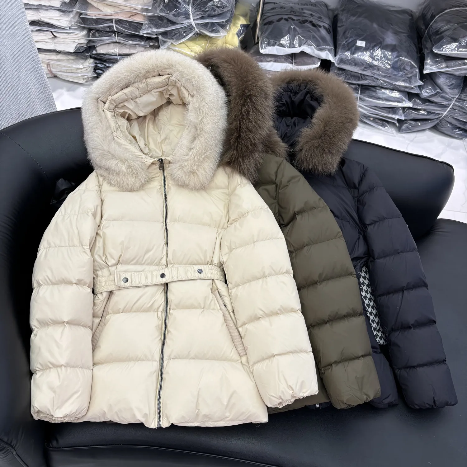

Autumn/Winter Fox Fur White Duck Down Jacket Belted Short Down Jacket for Women with Hood Fur Collar Outerwear Parka