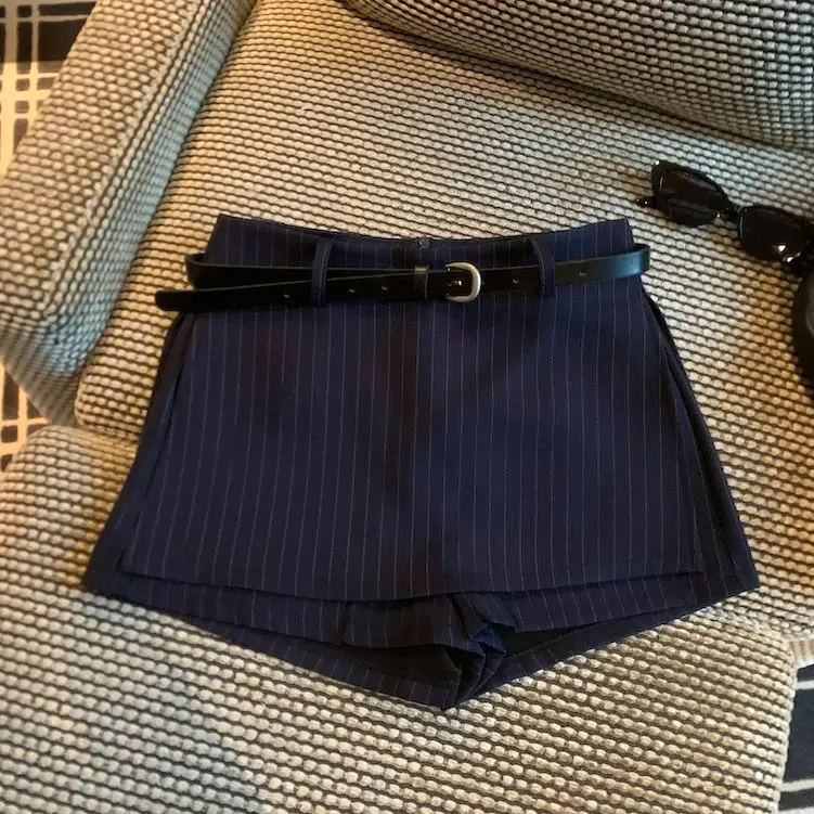 

Шорты-юбка с высокой талией в полоску для женщин: модные, универсальные, повседневные, для работы, с поясом, коллекция осень-зима