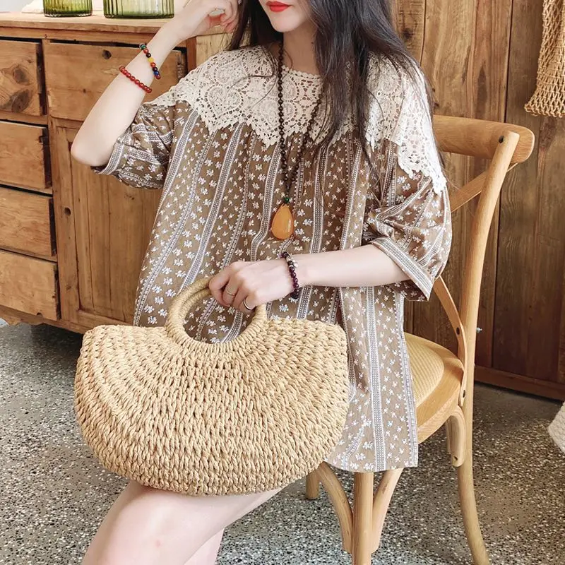 Mori Girl Style Vintage Broken Flowers Blouse Sweet Lace Spliced Female Clothing Casual Loose Summer Stylish Round Neck Shirt