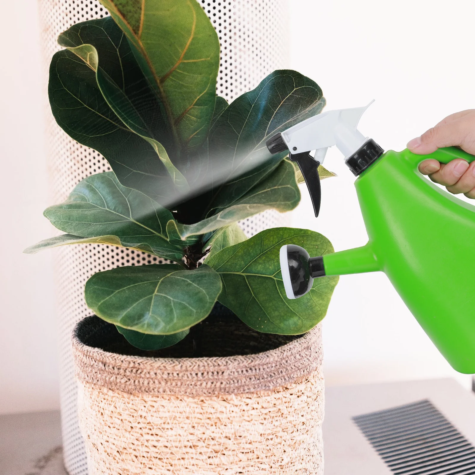 

1Pcs Flower Watering Bottle Large Volume Portable Plastic Sprayer Household Plant Mister Garden Tool Mini Watering Can