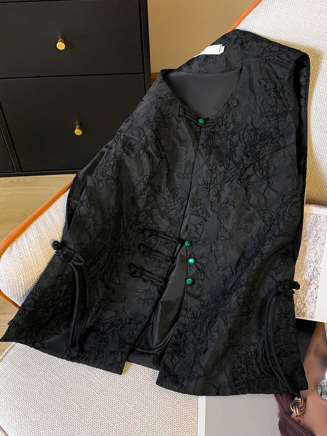 

New Chinese Sle round Ne Embroidered Bla Vest Svel Women's Outerwear Top Large Size Casual Loose Fit Spring