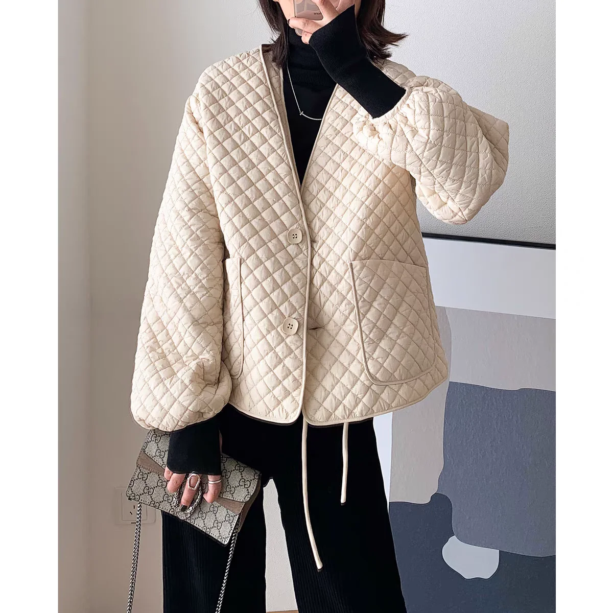 

Quali Удобная широкая версия Повседневная куртка с ромбовидным узором V-Ne Женская легкая верхняя одежда свободного покроя на одной пуговице