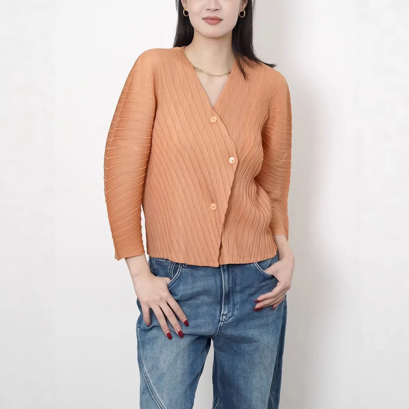 

Women Casual Shirt with Pleated V-Neck Long Sleeves Solid Colour Classic Loose Fit Plus Size New Spring Style Female Top