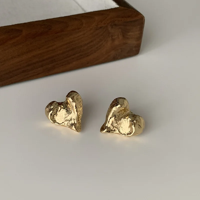 

925 Sterling Silver Simple Heart-Shaped Stud Earrings Women Light Luxury Temperament Wedding Party Jewelry Gift