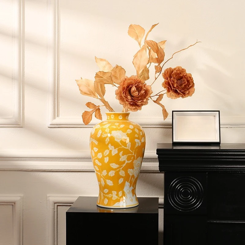 Rich yellow roses hand-painted ceramic vase ornament B & B hotel dining table home desktop jewelry