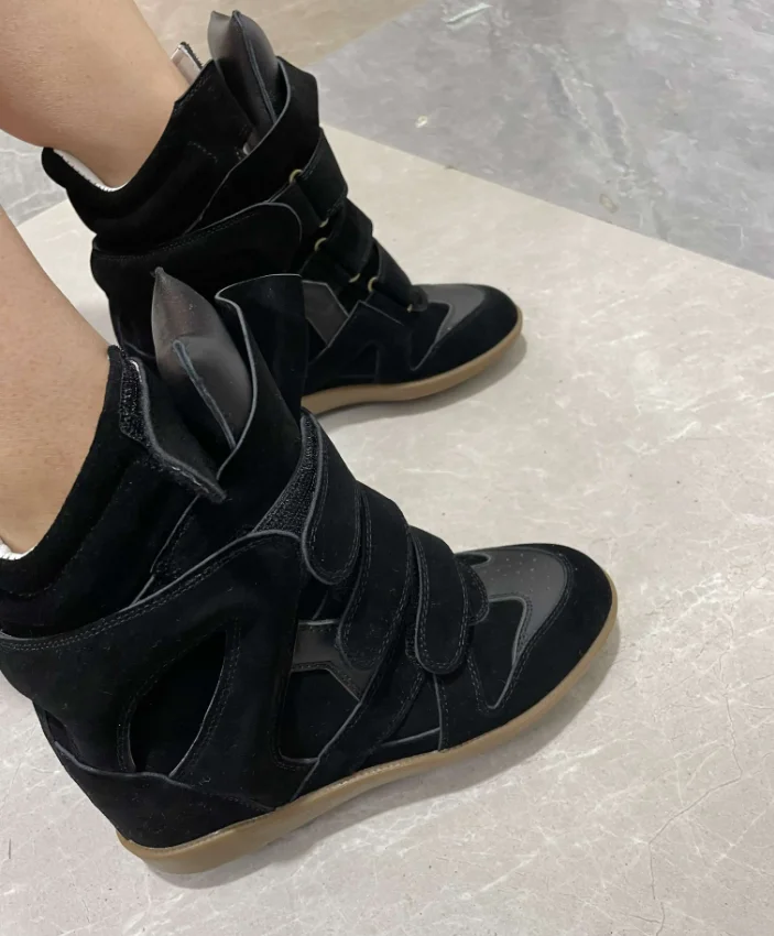 Classical Hot Sale Internal Height Increase Punk Shoes 2025 Winter Women Boots Round Toe Platform High Top Sneakers Shoes Women