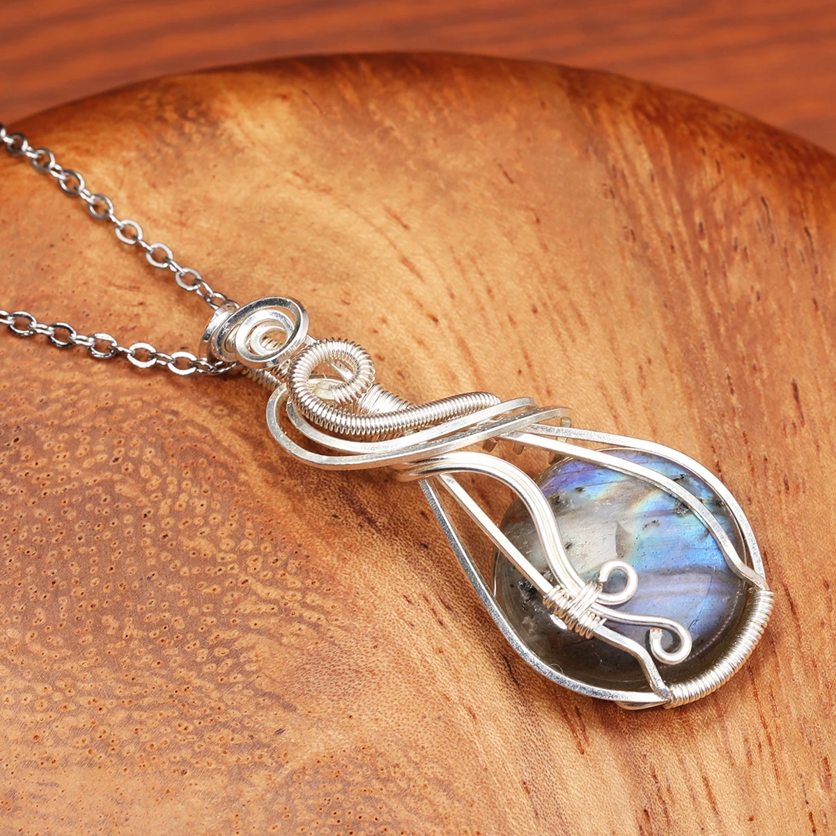 

A Fashionable Necklace Natural Gemstone Elongated Stone Pendant Necklace Elegant Jewelry For Special Occasions And Festivals