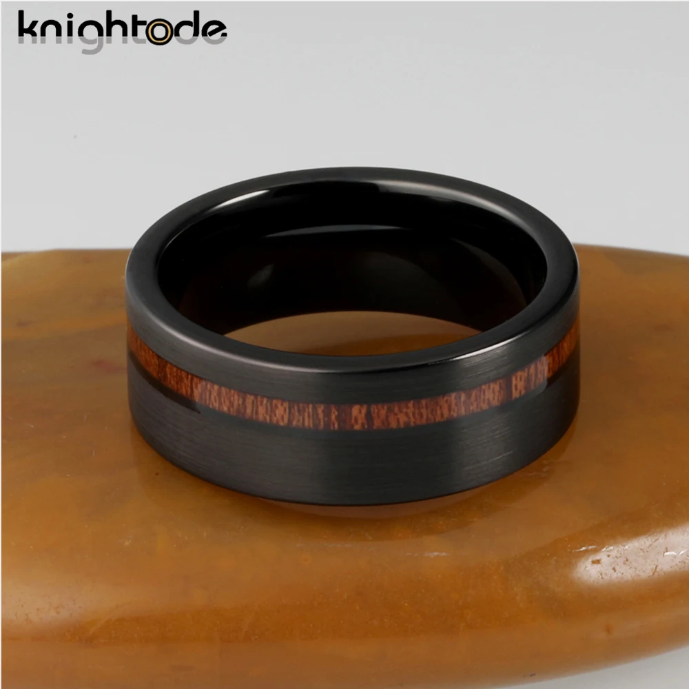 Aliança de Casamento em Carboneto de Tungstênio com Incrustação de Madeira Koa Ranhurada de 6mm e 8mm, Anel de Noivado Moderno com Acabamento Escovado e Conforto Superior