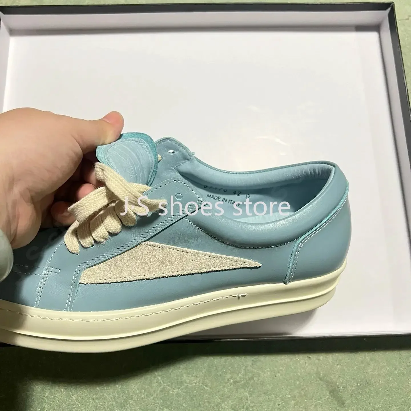 R-o تصميم الأبيض الجلد المدبوغ الأزرق الجلود منخفضة أعلى حذاء فاخر جودة عالية الرجال حذاء رياضة النساء حذاء كاجوال ريترو الدانتيل يصل أحذية رياضية