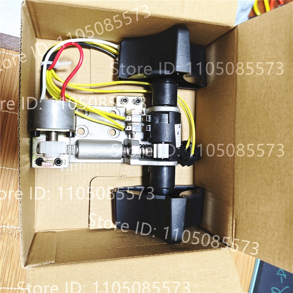 

Прогулочный переключатель Лиды в сборе, управляющий трехлинейный ускоритель автомобиля, штабелируемый с кнопкой сиденья 430050004