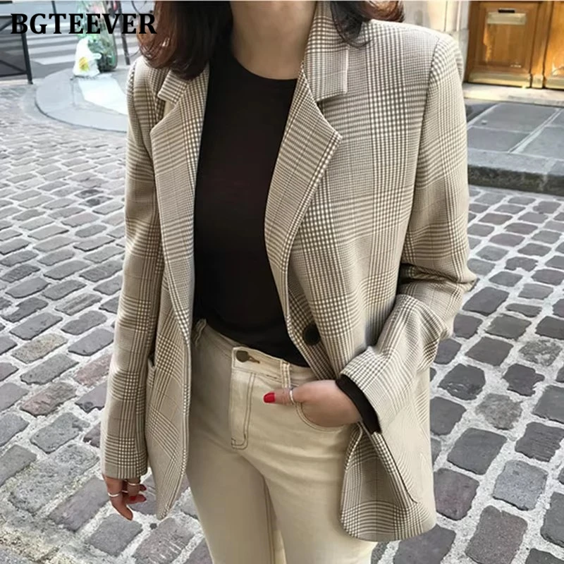 

BGTEEVER Vintage Loose Pockets Single-breasted Plaid Blazer Women Elegant Notched Collar Long Sleeve Women Jackets