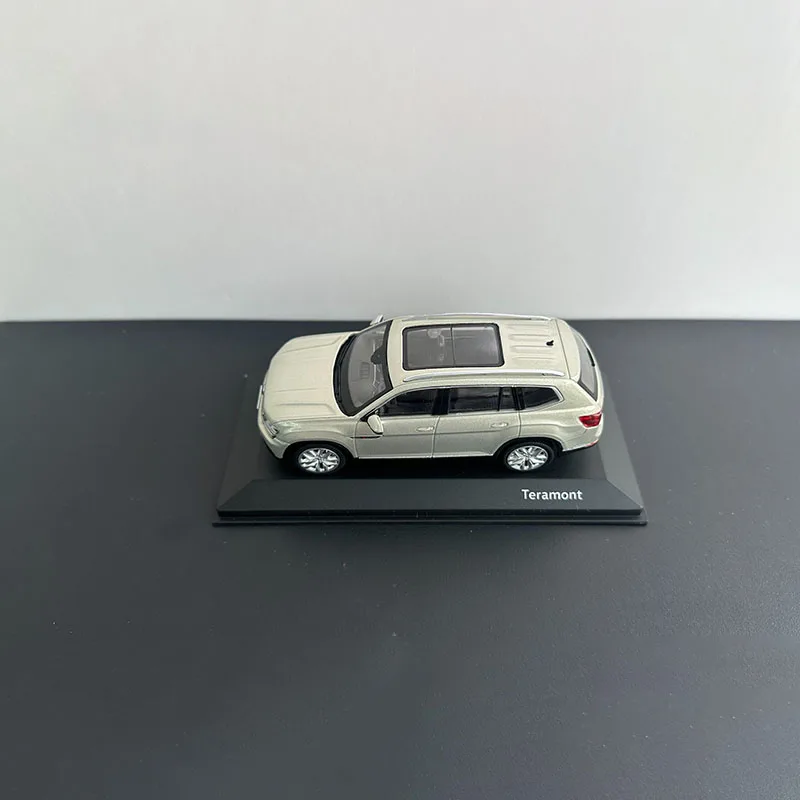 1:43 Scale TERAMONT Alloy Car Model Collection Ornaments