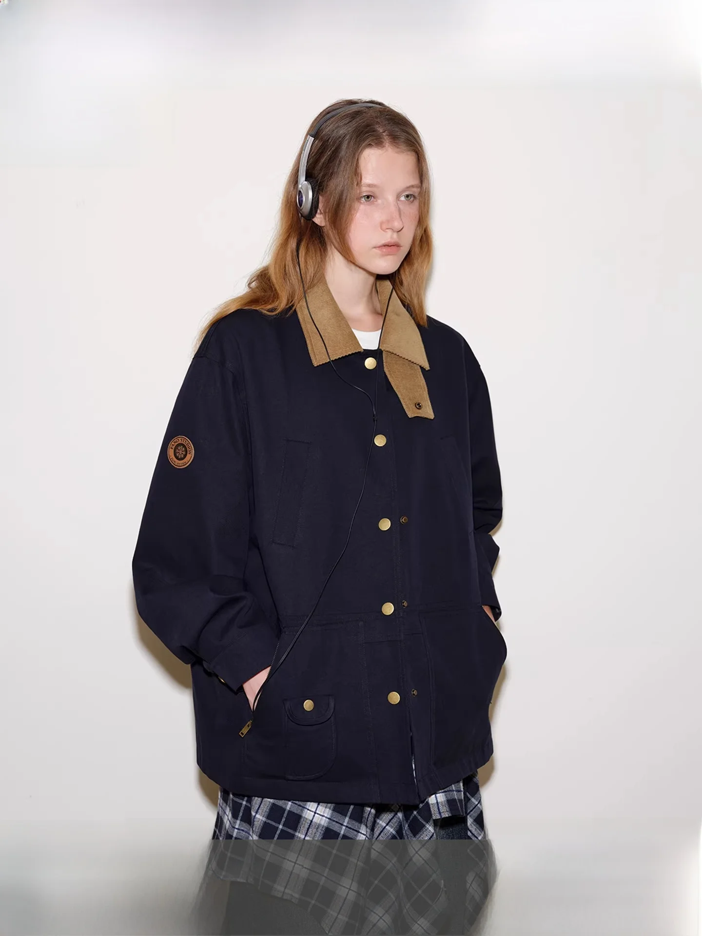 

Женская куртка Fano Barn Wind из плотного вельвета в клетку, в стиле ретро, рабочая одежда, хлопковая верхняя одежда, корейский стиль, свободный крой, длинный рукав, 2025