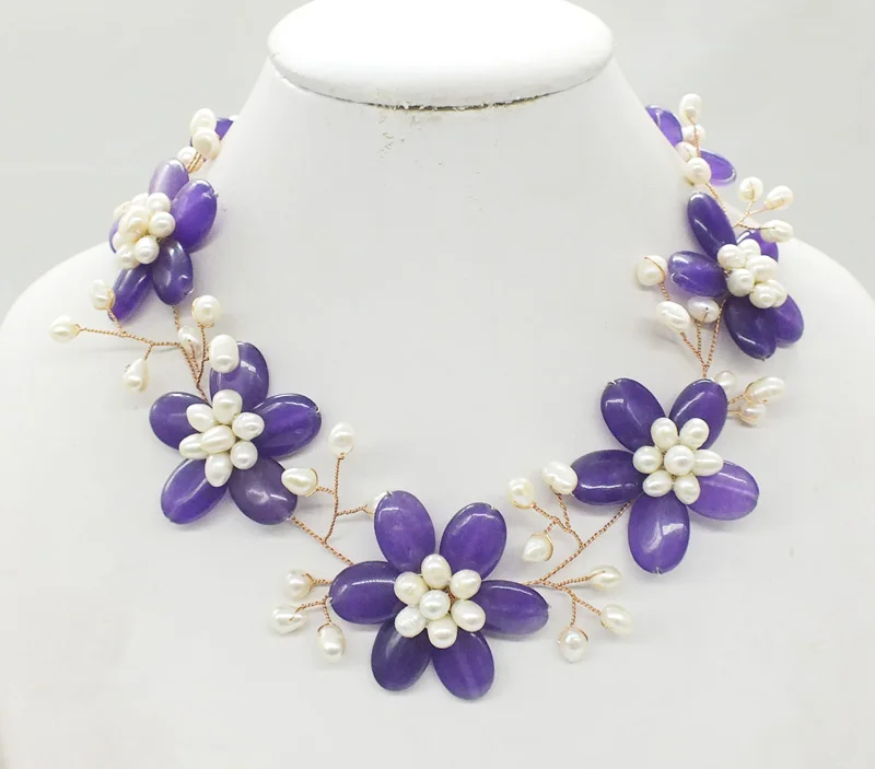 

Amazing.Beautiful ! Semi-precious stone flower necklace.(last one) 19"