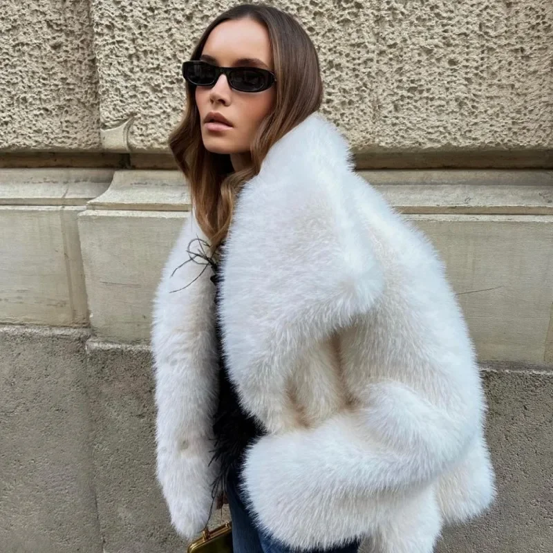 Stylish large lapel-neck imitation fur coat, feminine elegant celebrity long-sleeved thermal coat, fluffy top