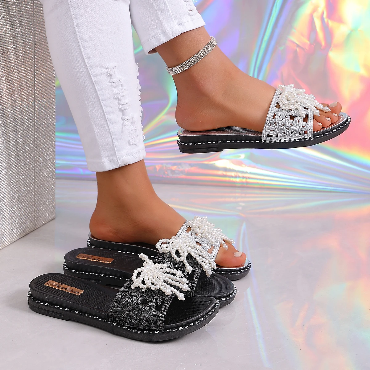 

Luxury Gold Silver Rhinestore Butterfly Flat Heel Sandals Women Summer 2026 Hollow Out Designer Beach Slippers Woman Flip Flops