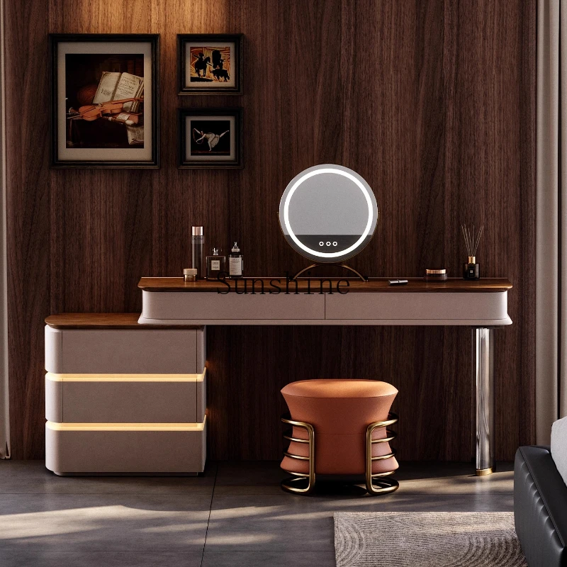 luxury dressing table is integrated, the whole house of the villa is matched with the master bedroom series, medieval simplicity
