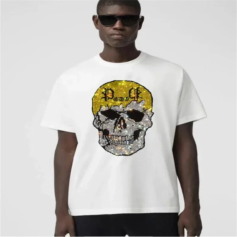

2025 Новые летние футболки с круглым вырезом и короткими рукавами, мужская одежда, модные мужские уличные хлопковые футболки с черепом и стразами, большие размеры 5XL