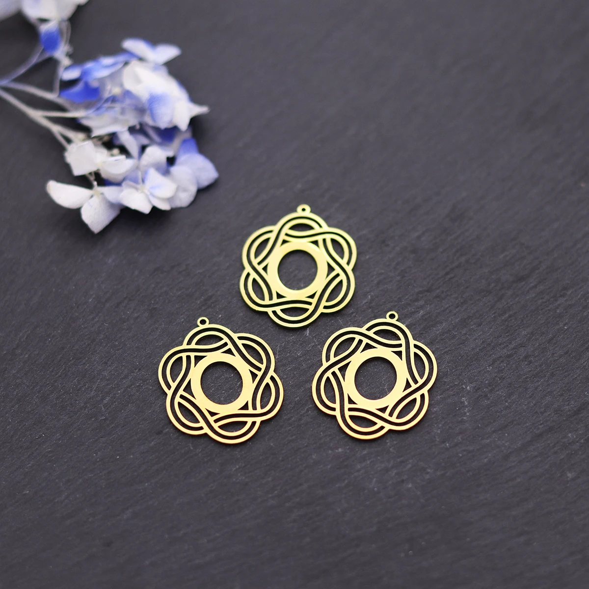 3pcs Stainless Steel Charms For Jewelry Making Irish Celtic Knot Round Pendant Flower Charm Necklace Bracelet DIY Gifts - view 4
