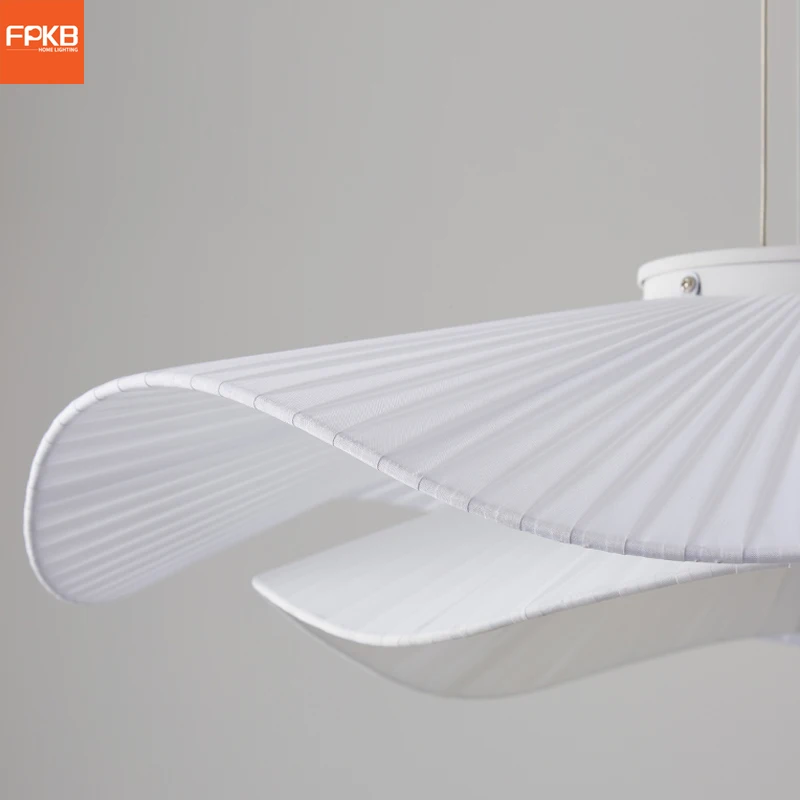 Frans crèmekleurig windhoofdslaapkamerlicht is een eenvoudig woonkamerhoofdlicht, creatief restaurant B & B stoffen kroonluchter