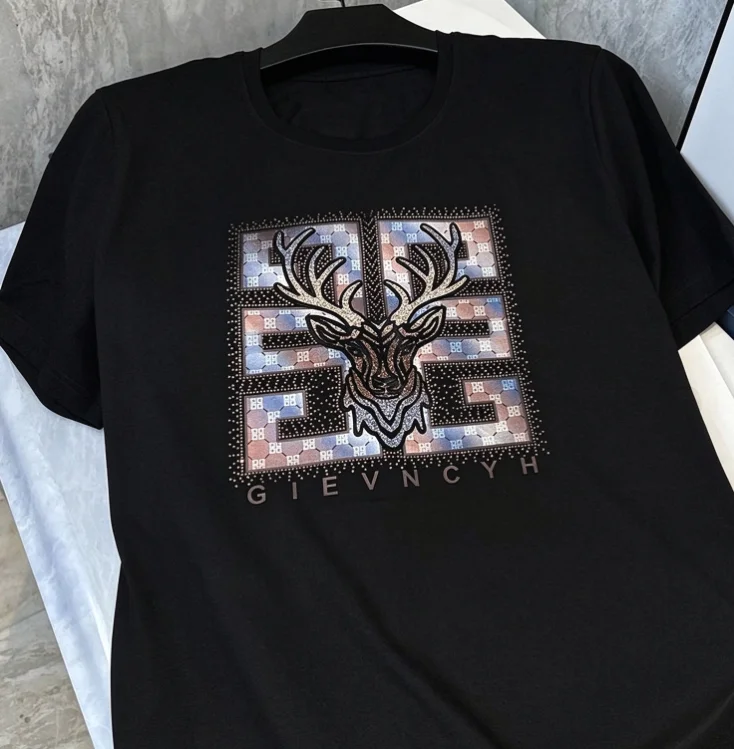 2026 new White short sleeve tee, square check deer head graphic with letter print, stylish top