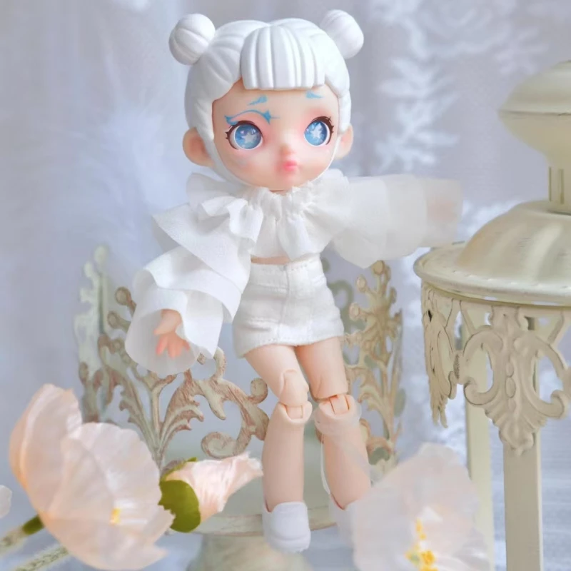 لورا فتاة أبيض وأسود الطيف سلسلة BJD صندوق أعمى اللعب رائعتين أنيمي الشكل سطح المكتب الحلي هدايا عيد ميلاد جميلة