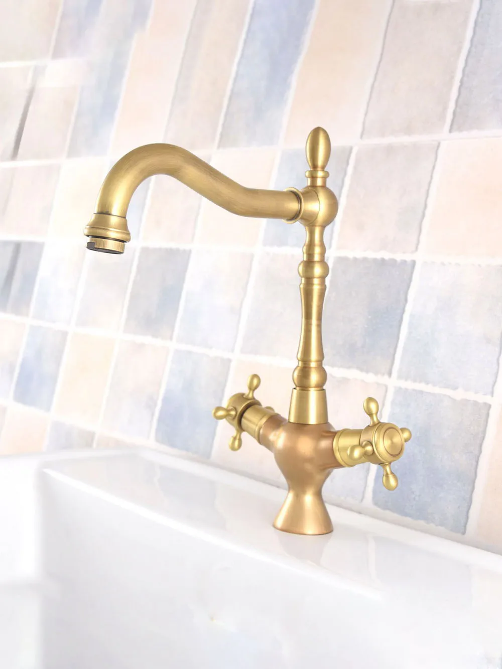 Immagine 6: Rubinetto per lavello da cucina in ottone antico con barra bagnata per bagno, rubinetto miscelatore con bocca girevole a foro singolo aan311