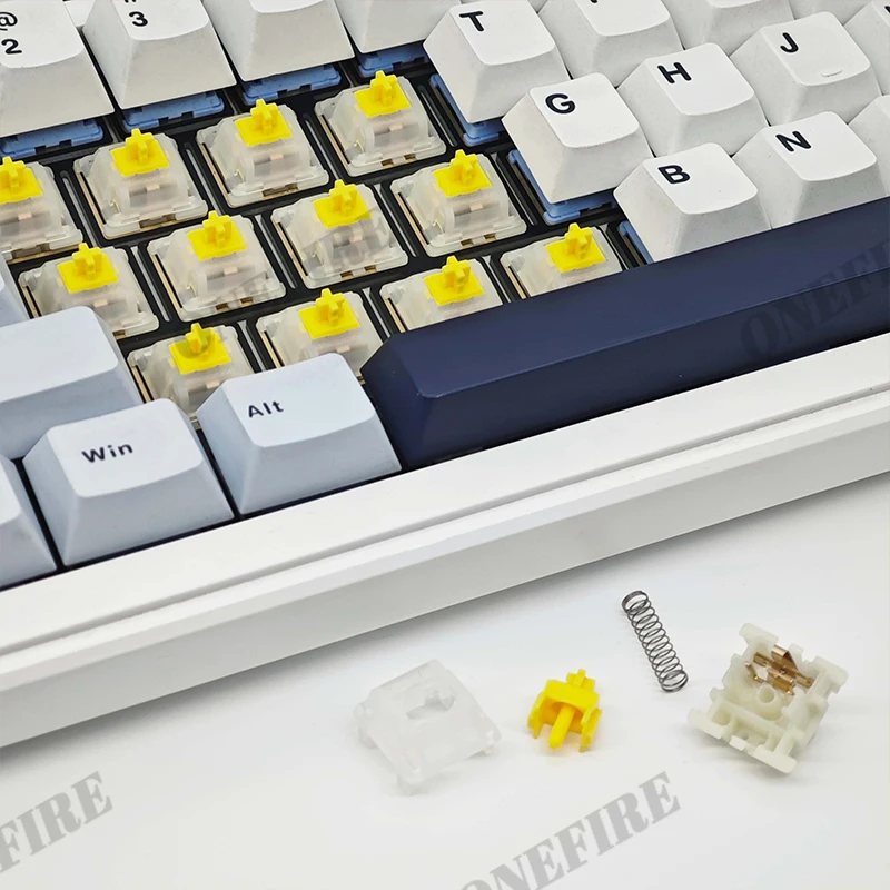 مفاتيح Gateron Milky Pro باللون الأصفر الحليبي Pro مفتاح خطي أحمر مسبق التشحيم SMD RGB Mx مفتاح جذعي للوحة المفاتيح الميكانيكية 5pin POM