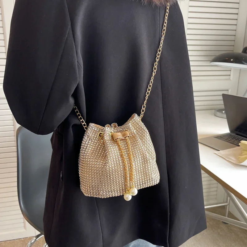 Glitzernde Strass-Umhängetasche für Damen, Kordelzug-Beuteltasche, Multifunktionales Formelles Design für den täglichen Arbeitsweg – Detail 8